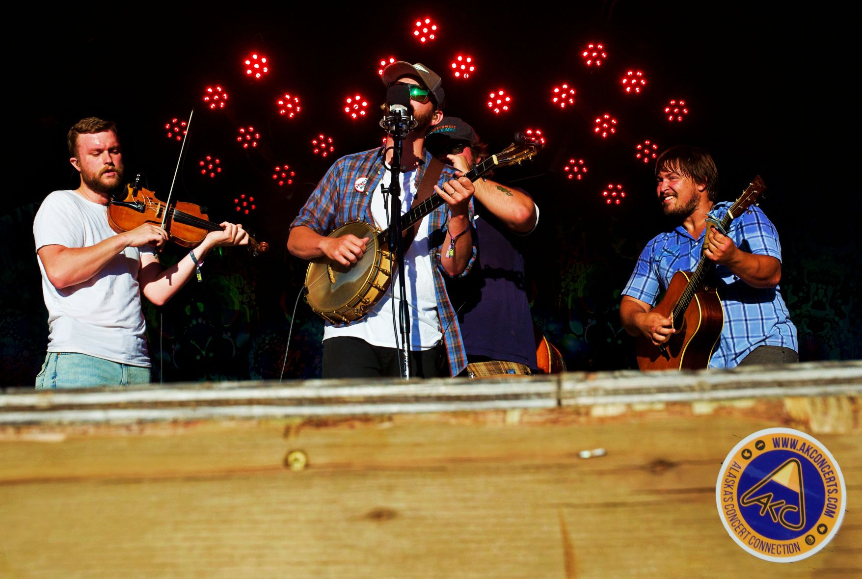 Horseshoes & Hand Grenades closing out the Salmonfest Main Stage.jpg